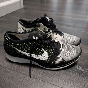 Nike Flyknit Racer - Men's Sz 10 Black/White/Volt